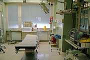 kleiner Operationssaal in der Kinder-Ambulanz (Foto: Martin Schmitz)
